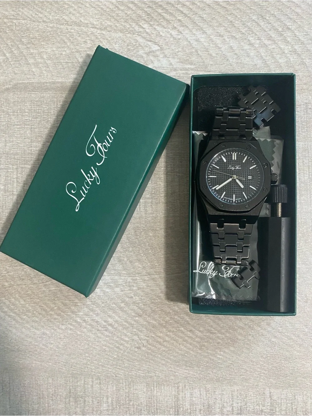 Men’s Black Bracelet Watch